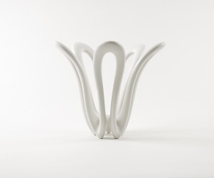 Sonic Loop: 2007: Porcelain. 38 x34x34cm: Photograph Helene Rosanove