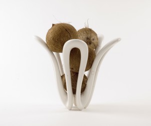 Sonic Loop: 2007C. Porcelain. 38 x34x34cm. Photograph Helene Rosanove